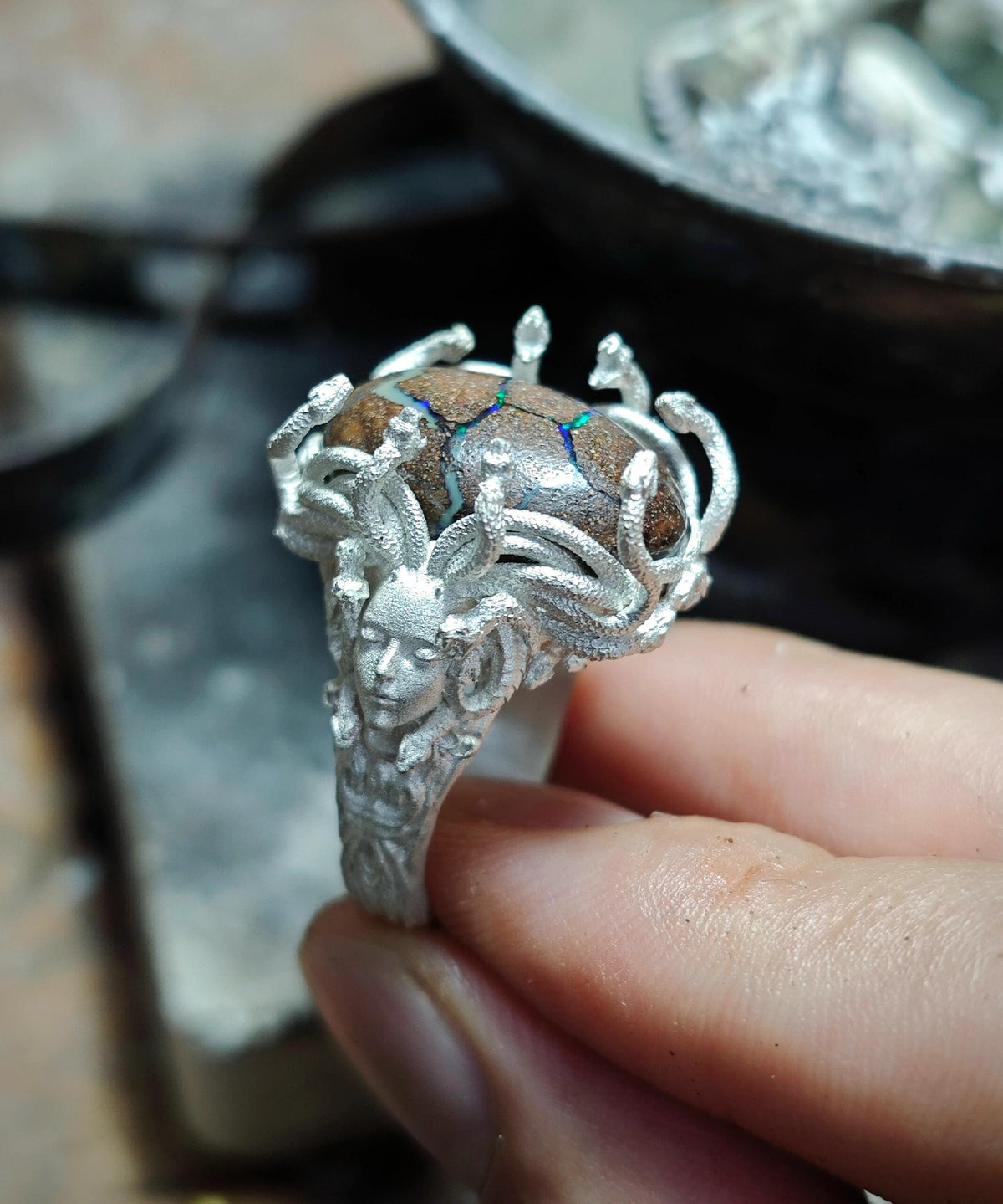 Medusa ring with amethyst