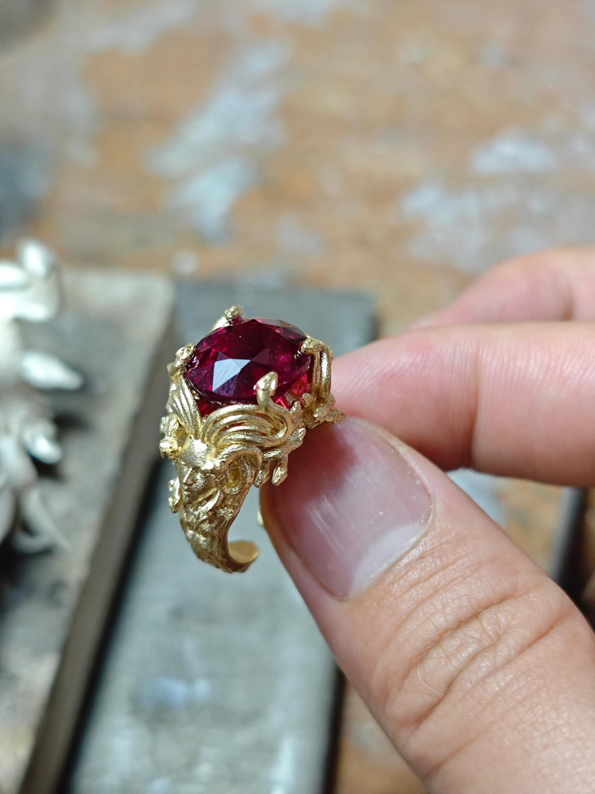 Medusa ring with amethyst