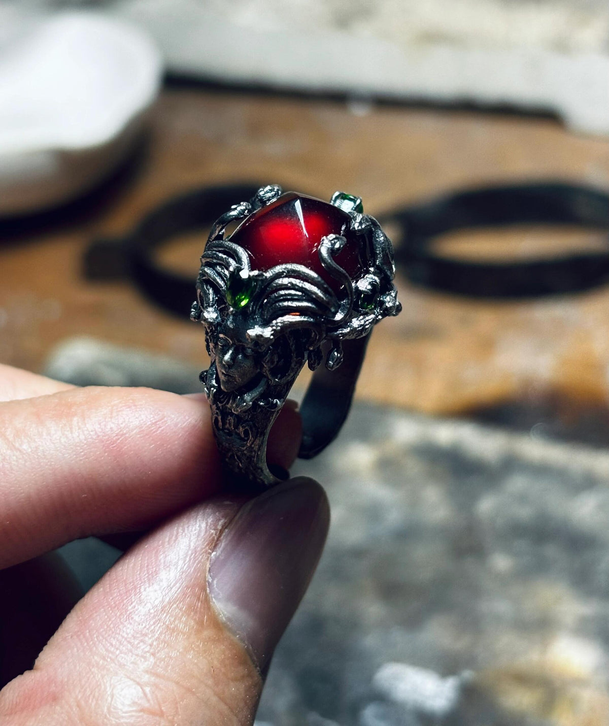 Medusa ring with amethyst